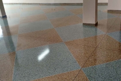Edificação, polimento e acabamento de piso de granitina